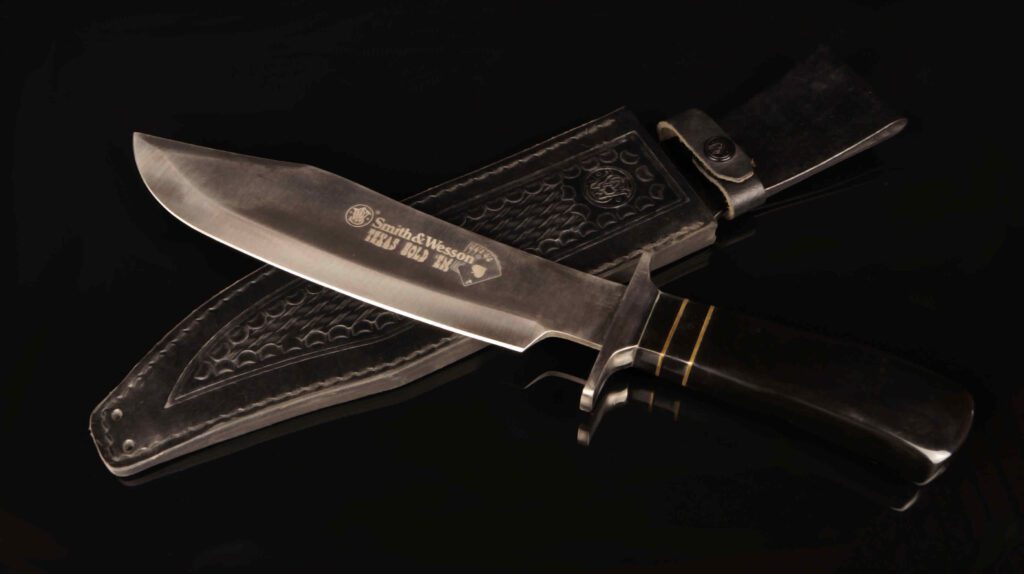 Smith & Wesson Bowie Texas Hold Em