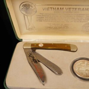 Vietnam Veterans  Commemorative With Coin