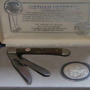 Vietnam Veterans  Commemorative With Coin