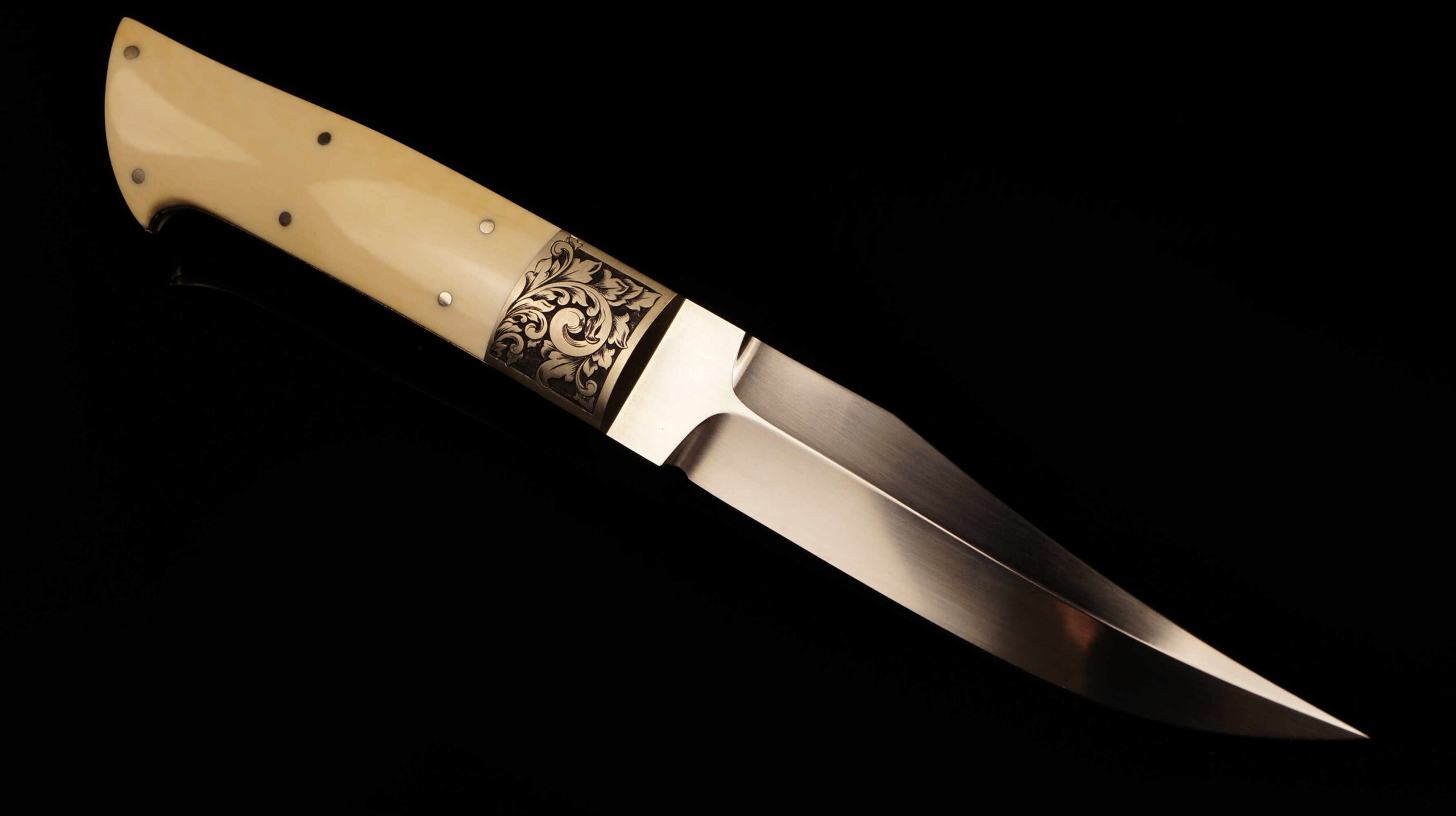 Custom Fred Carter Hand-Engraved 2 Knife Set - Image 5